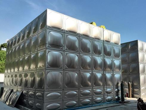 不锈钢消防水箱徐州圣宇给水设备公司-暴雨来袭，注意出行安全！